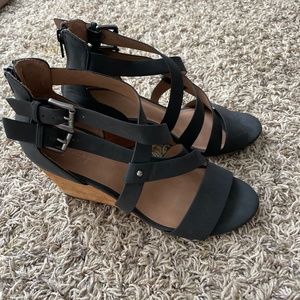 Crown vintage summer wedges